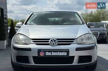 Хетчбек Volkswagen Golf 2004 в 