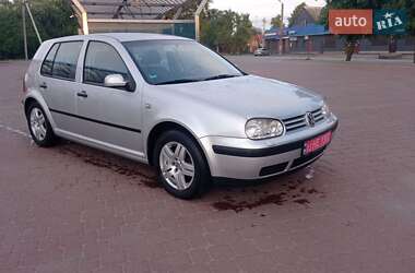 Хетчбек Volkswagen Golf 2002 в Полтаві