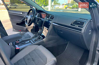 Универсал Volkswagen Golf 2019 в 