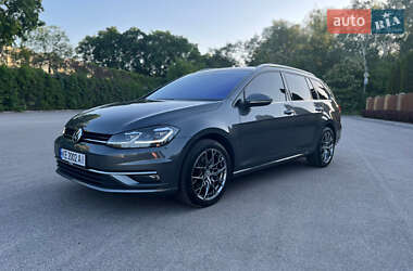 Универсал Volkswagen Golf 2019 в 