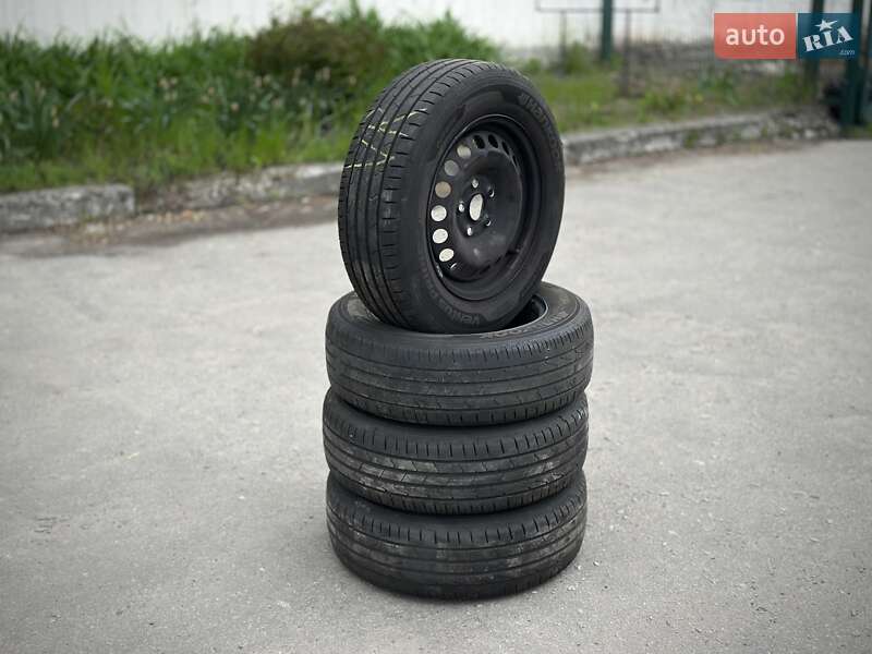 Хетчбек Volkswagen Golf 2009 в Сумах