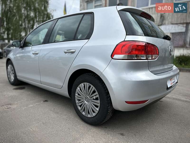 Хетчбек Volkswagen Golf 2009 в Сумах