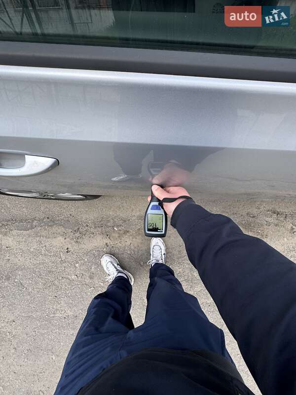 Хетчбек Volkswagen Golf 2009 в Сумах