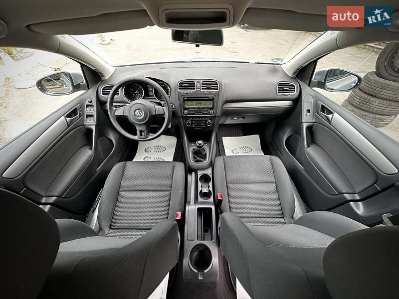 Хетчбек Volkswagen Golf 2009 в Сумах