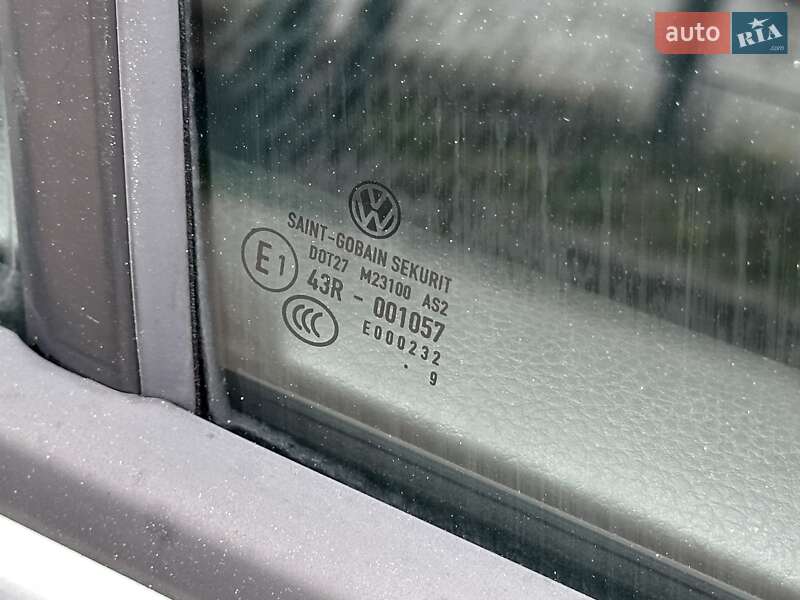 Хетчбек Volkswagen Golf 2009 в Сумах