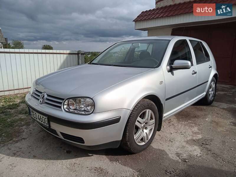 Хэтчбек Volkswagen Golf 2002 в Тернополе