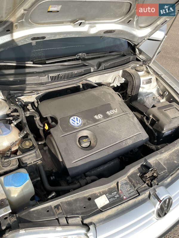 Універсал Volkswagen Golf 2003 в Згурівці