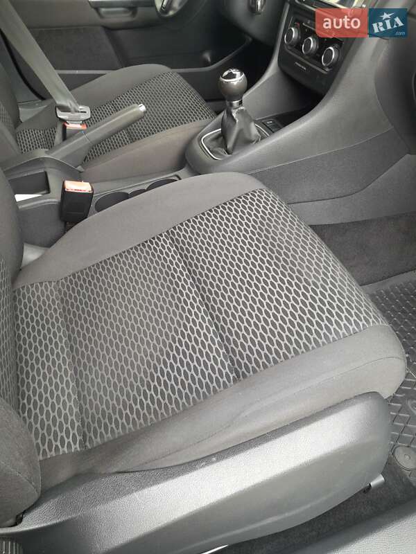 Універсал Volkswagen Golf 2011 в Мукачевому