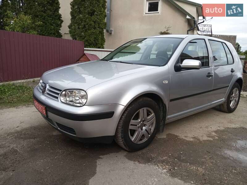 Хэтчбек Volkswagen Golf 2002 в Тернополе