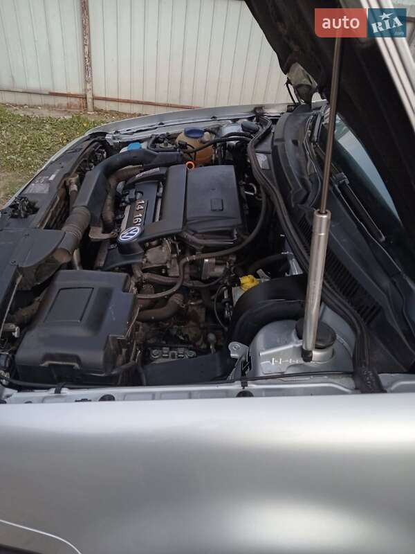 Хэтчбек Volkswagen Golf 2002 в Тернополе