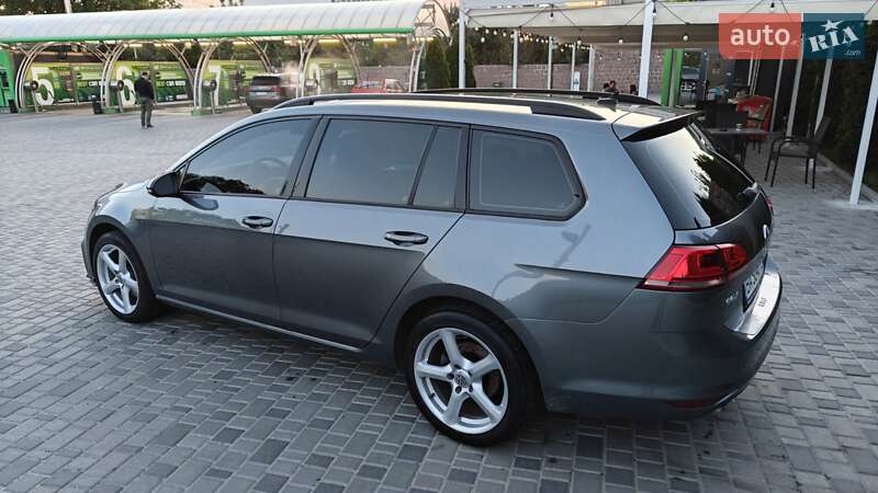 Універсал Volkswagen Golf 2015 в Кропивницькому