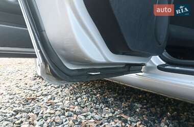 Хэтчбек Volkswagen Golf 2003 в 