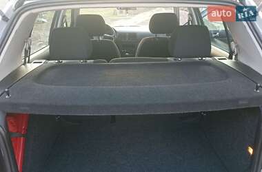 Хэтчбек Volkswagen Golf 2003 в 