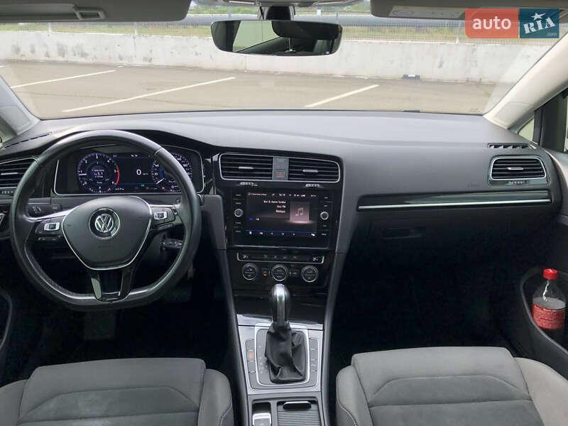 Универсал Volkswagen Golf 2017 в Белгороде-Днестровском