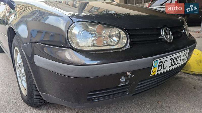 Хетчбек Volkswagen Golf 2001 в Києві