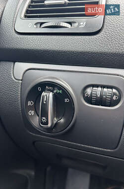 Хетчбек Volkswagen Golf 2006 в 