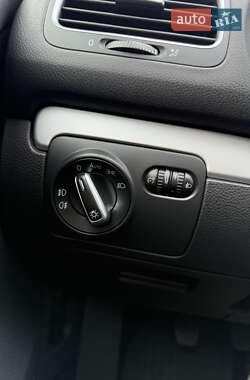 Хэтчбек Volkswagen Golf 2010 в 