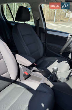 Хэтчбек Volkswagen Golf 2010 в 