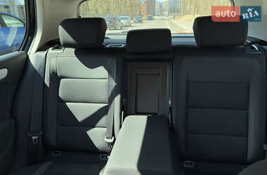 Хэтчбек Volkswagen Golf 2010 в 