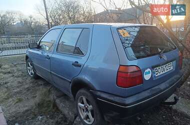 Хетчбек Volkswagen Golf 1993 в 