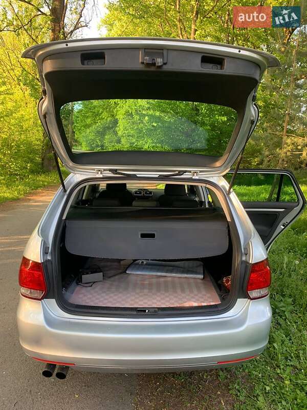 Универсал Volkswagen Golf 2013 в Жидачове