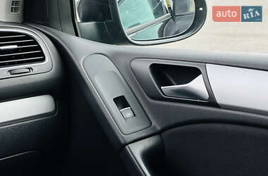 Хетчбек Volkswagen Golf 2009 в 