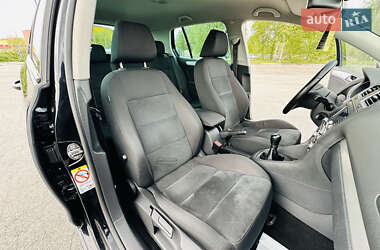 Хетчбек Volkswagen Golf 2009 в 