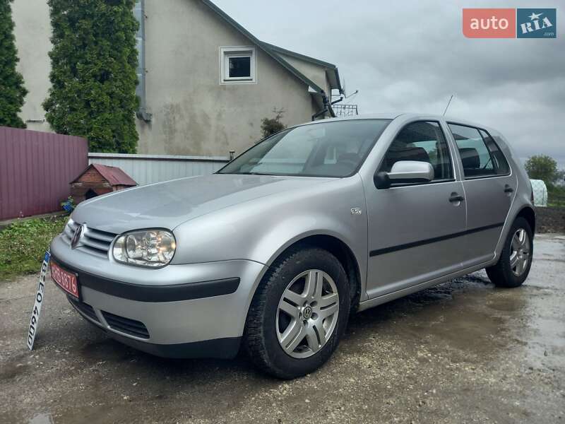 Хэтчбек Volkswagen Golf 2002 в Тернополе