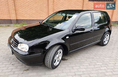 Хетчбек Volkswagen Golf 2003 в 
