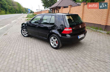 Хетчбек Volkswagen Golf 2003 в 