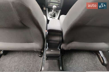 Хетчбек Volkswagen Golf 2003 в 
