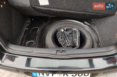 Хетчбек Volkswagen Golf 2003 в 