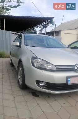 Универсал Volkswagen Golf 2010 в 