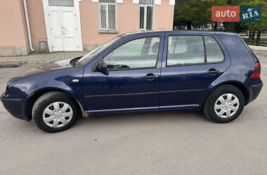 Хетчбек Volkswagen Golf 2003 в 