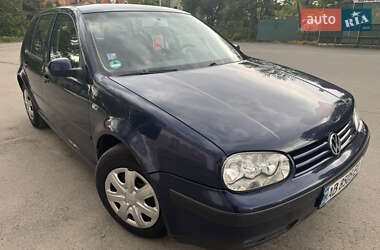 Хетчбек Volkswagen Golf 2003 в 