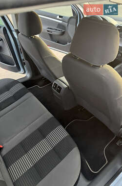 Хэтчбек Volkswagen Golf 2008 в 