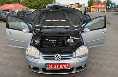 Хэтчбек Volkswagen Golf 2008 в 