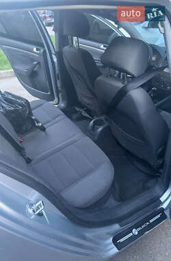 Хетчбек Volkswagen Golf 2005 в 
