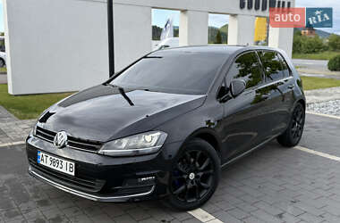 Хэтчбек Volkswagen Golf 2015 в 