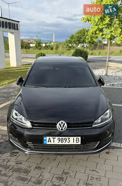 Хэтчбек Volkswagen Golf 2015 в 
