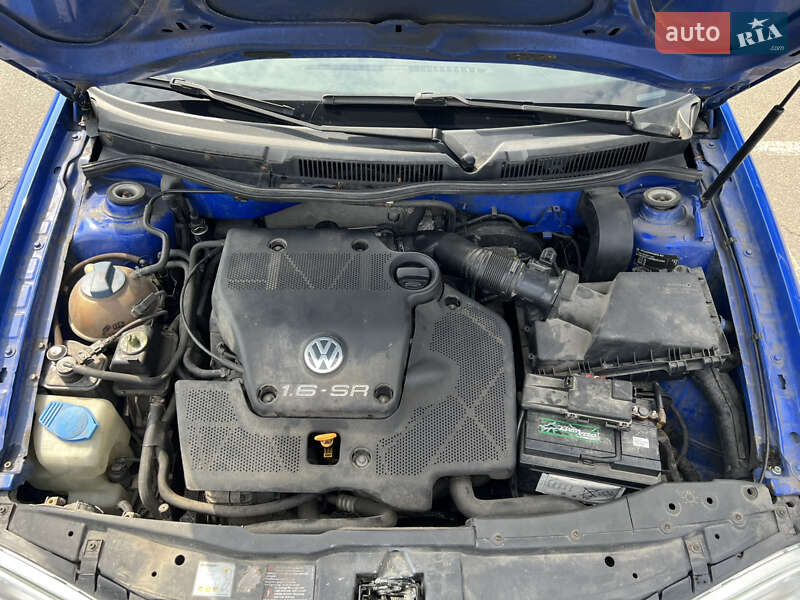 Хетчбек Volkswagen Golf 1998 в Києві