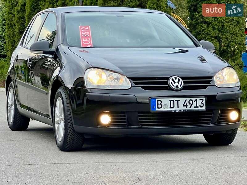 Хетчбек Volkswagen Golf 2008 в 