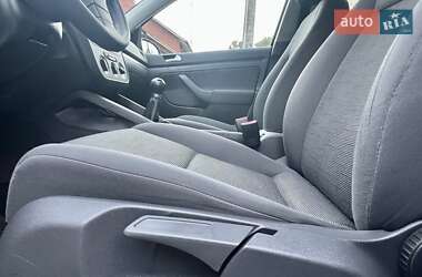 Хетчбек Volkswagen Golf 2008 в 
