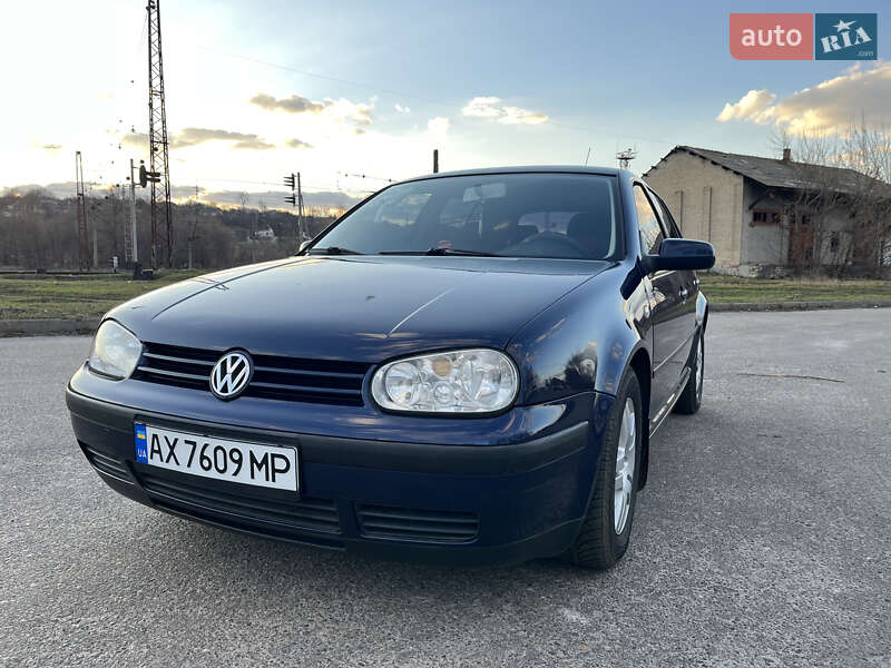 Хетчбек Volkswagen Golf 2002 в Мерефа