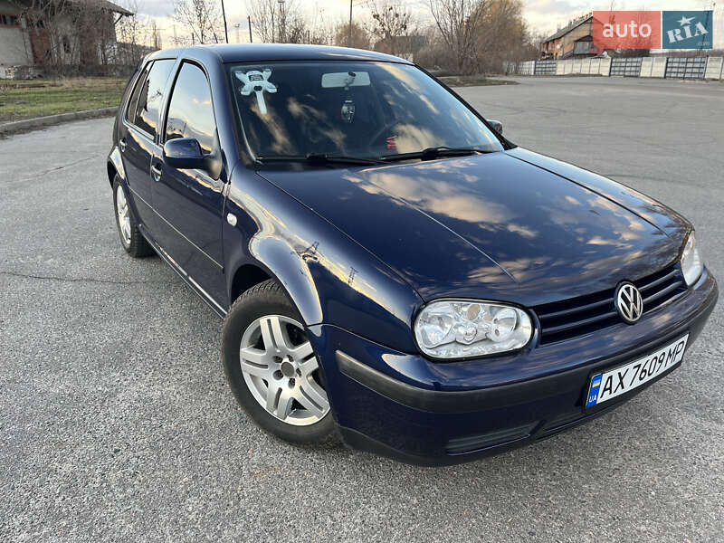 Хетчбек Volkswagen Golf 2002 в Мерефа