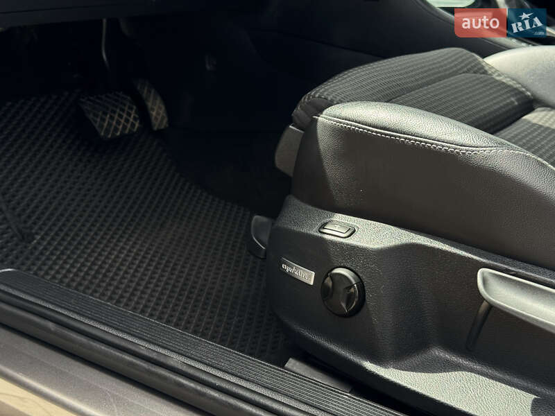 Универсал Volkswagen Golf 2016 в Дрогобыче фото 43 Универсал Volkswagen Golf 2016 в Дрогобыче