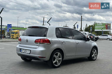 Хэтчбек Volkswagen Golf 2012 в 
