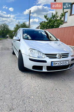 Хэтчбек Volkswagen Golf 2004 в Ахтырке