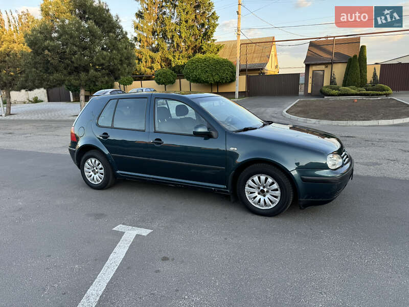 Хетчбек Volkswagen Golf 2000 в Запоріжжі