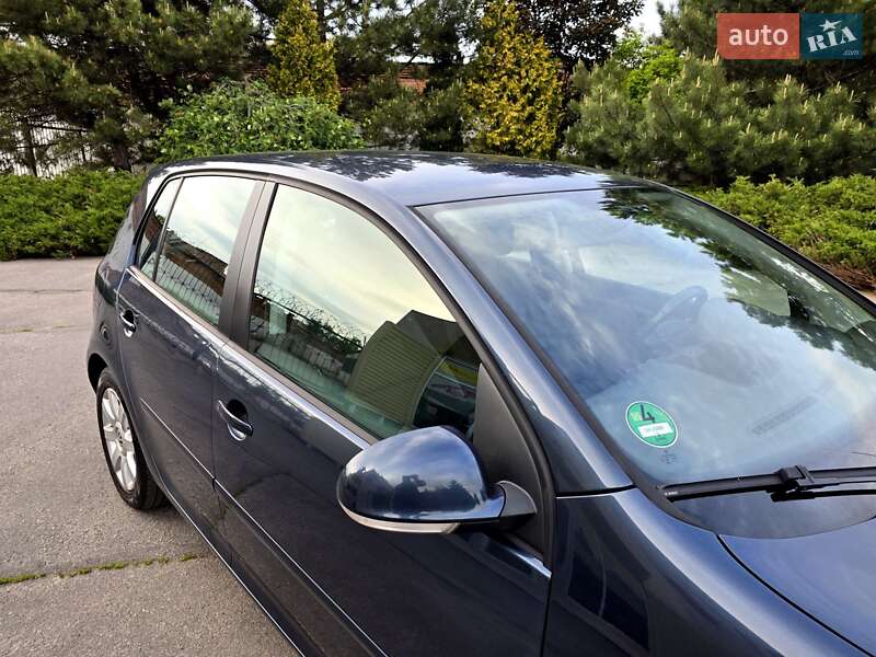 Хетчбек Volkswagen Golf 2006 в Полтаві
